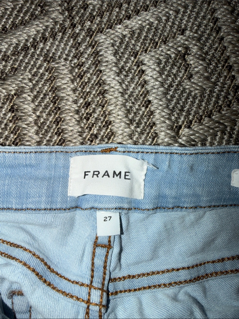 FRAME Light Wash Jeans - excellent condition
